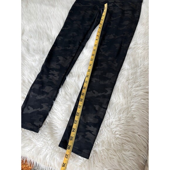 Spanx black camo leggings medium - Picture 8 of 10